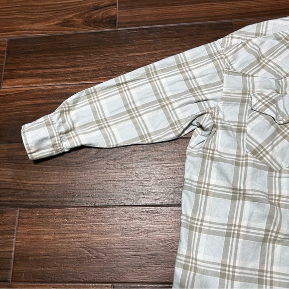 Levi’s Women’s Dylan Relaxed Western Shirt Kelsey Plaid Starlight Blue Medium‎ - Picture 7 of 10